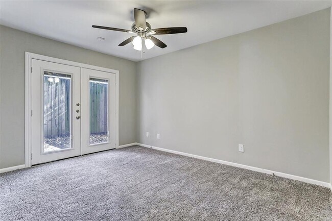 Foto del edificio - 1405 Castle Ct