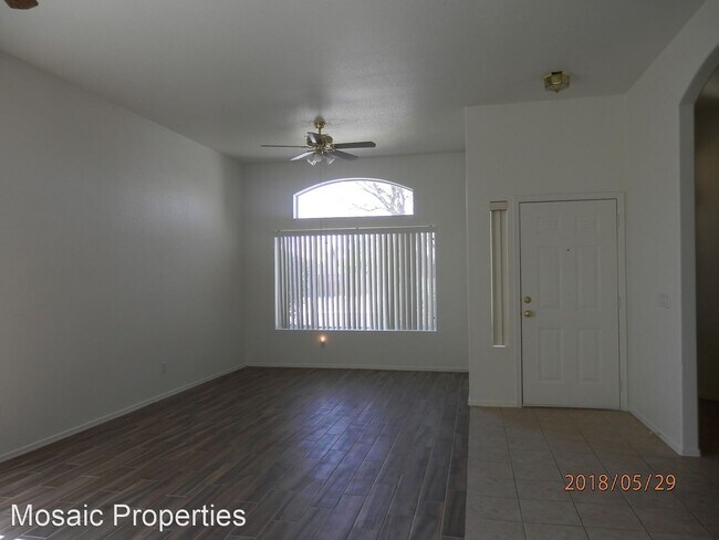Foto del edificio - 3 br, 2 bath House - 10710 E Emelita Ave
