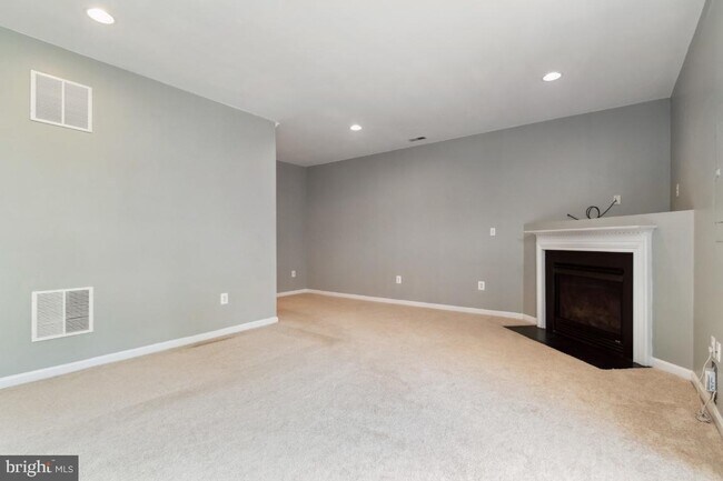 Building Photo - 24750 Clock Tower Square