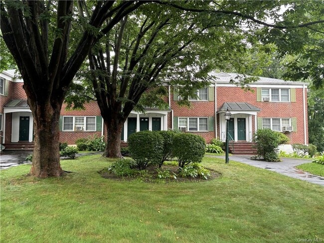 Building Photo - 580 Bedford Rd