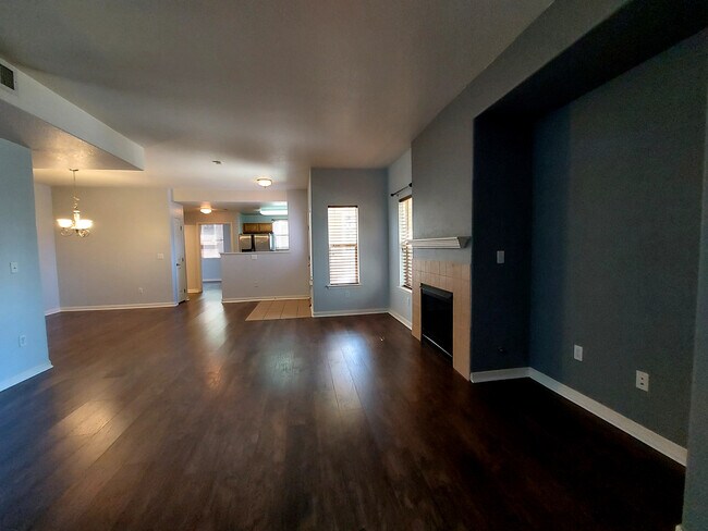 Foto del edificio - 5800 Tower Rd