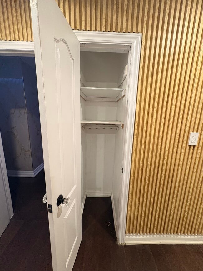 Building Photo - 143 Simmons Blvd