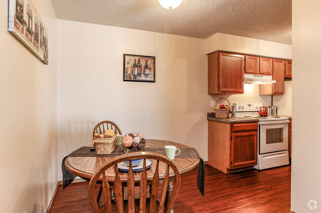 2BR, 2BA - 2x2B - Ozark Plantation