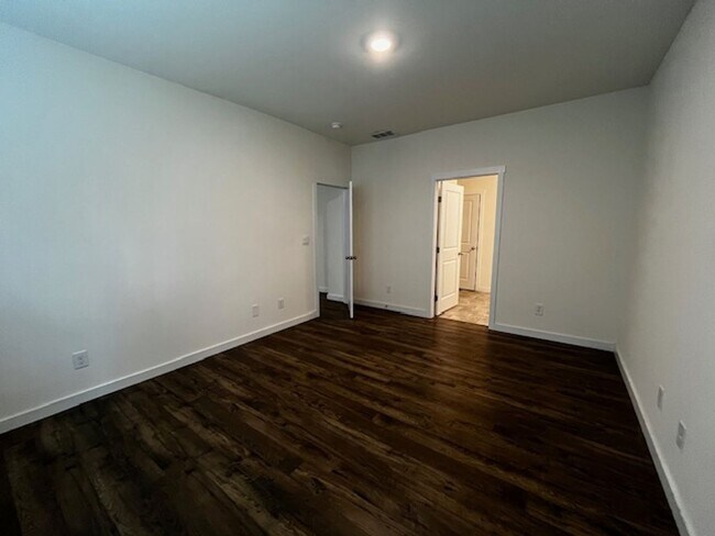 Foto del edificio - One level 4 Bed 3 Bath home built in 2024
