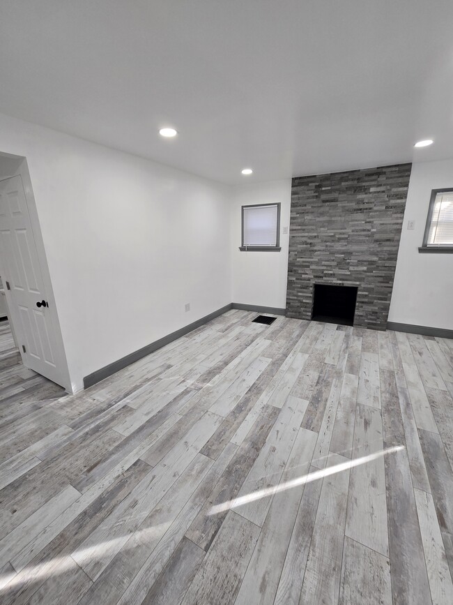 Foto del edificio - 1056 Geers Ave