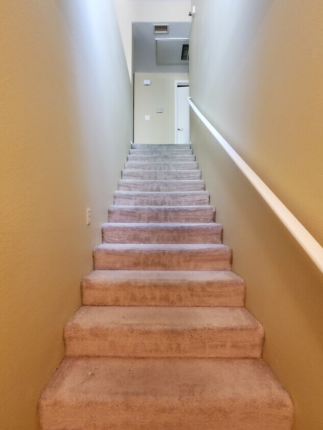 Foto principal - 2031 Hussium Hills St