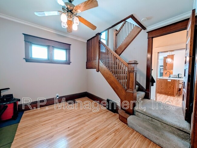 Building Photo - 398 N Herschel St