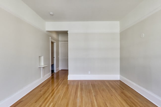 Building Photo - 990 Geary