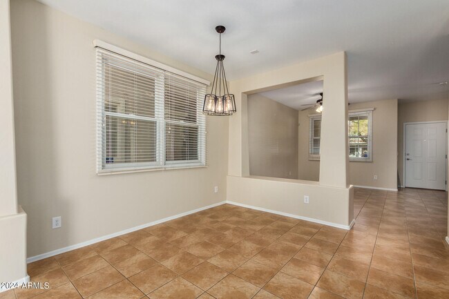 Building Photo - 2343 E Sunland Ave