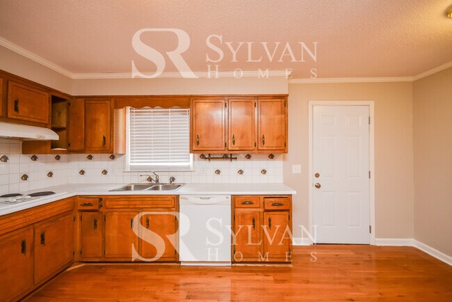 Foto del edificio - Gorgeous 5BR 2BA Home