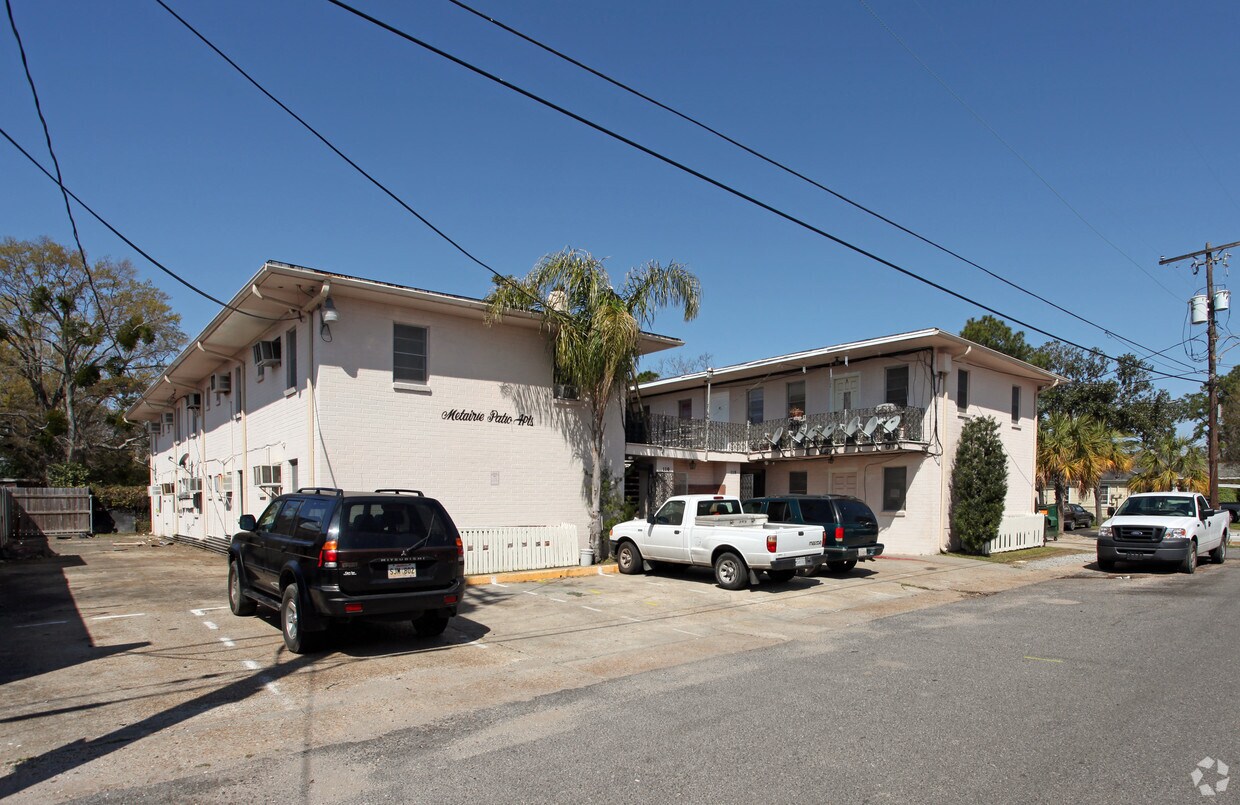 Primary Photo - 110-112 Gennaro Pl