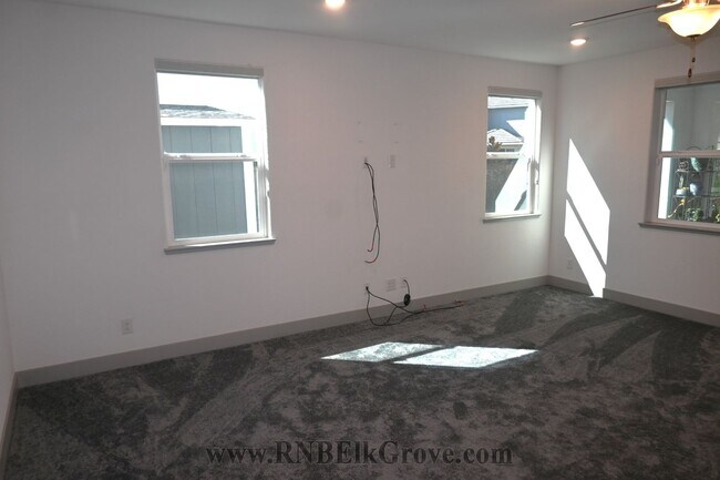 Foto del edificio - 10060 Carinata Dr