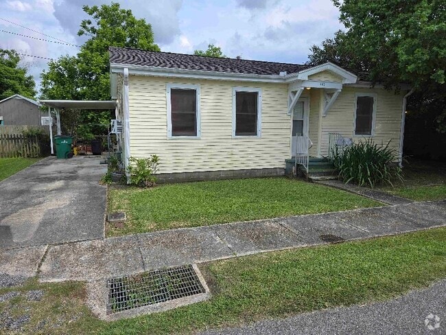 Building Photo - 147 Barrilleaux St
