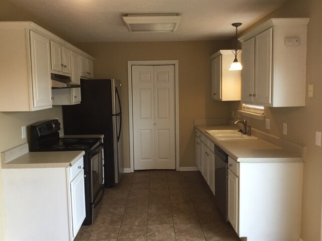 Foto del edificio - 115 Cimmaron Drive