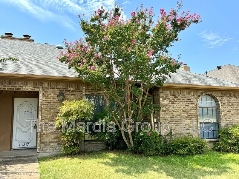 Primary Photo - 13217 Fall Manor Dr