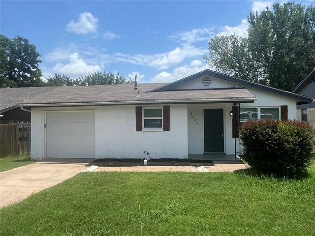 Foto principal - 2434 Lakeshore Dr