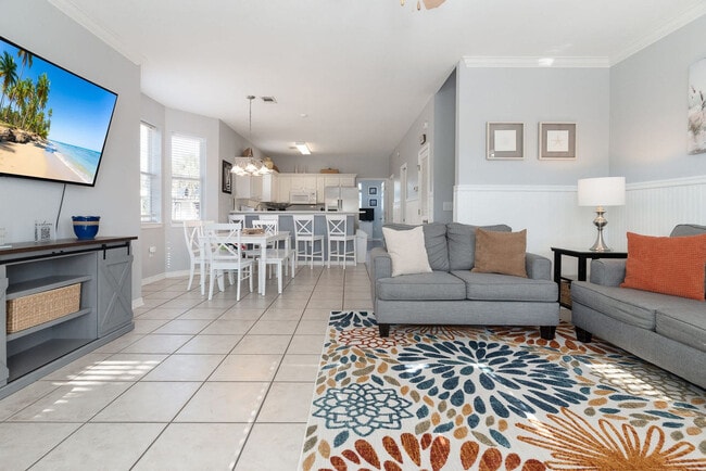 Building Photo - 77 Mark St