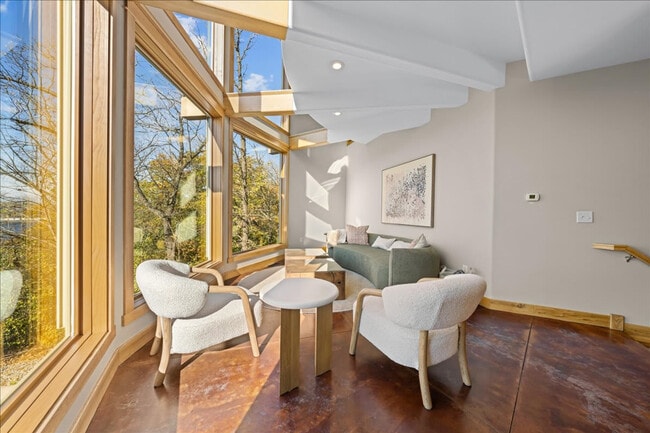 Building Photo - 1248 WI-35