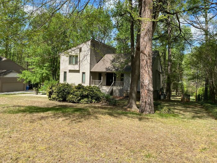 Foto del edificio - Spacious 4-Bedroom Mint Hill Retreat with Fireplace, 2-Car Garage & 3,600+ Sq Ft