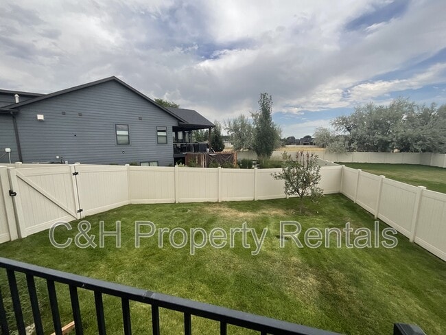 Building Photo - 5506 Sunny Cv