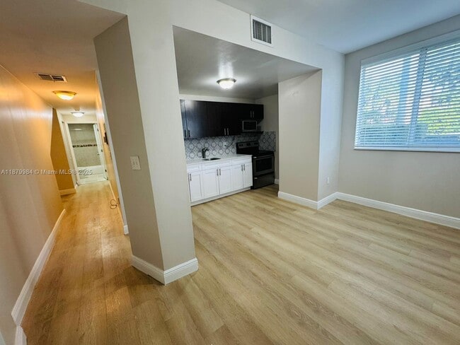 Foto del edificio - 1469 SW 5th St