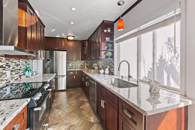 Foto del edificio - 1025 Shell Blvd