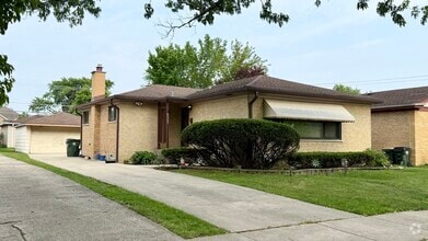 Building Photo - 8507 N Olcott Ave