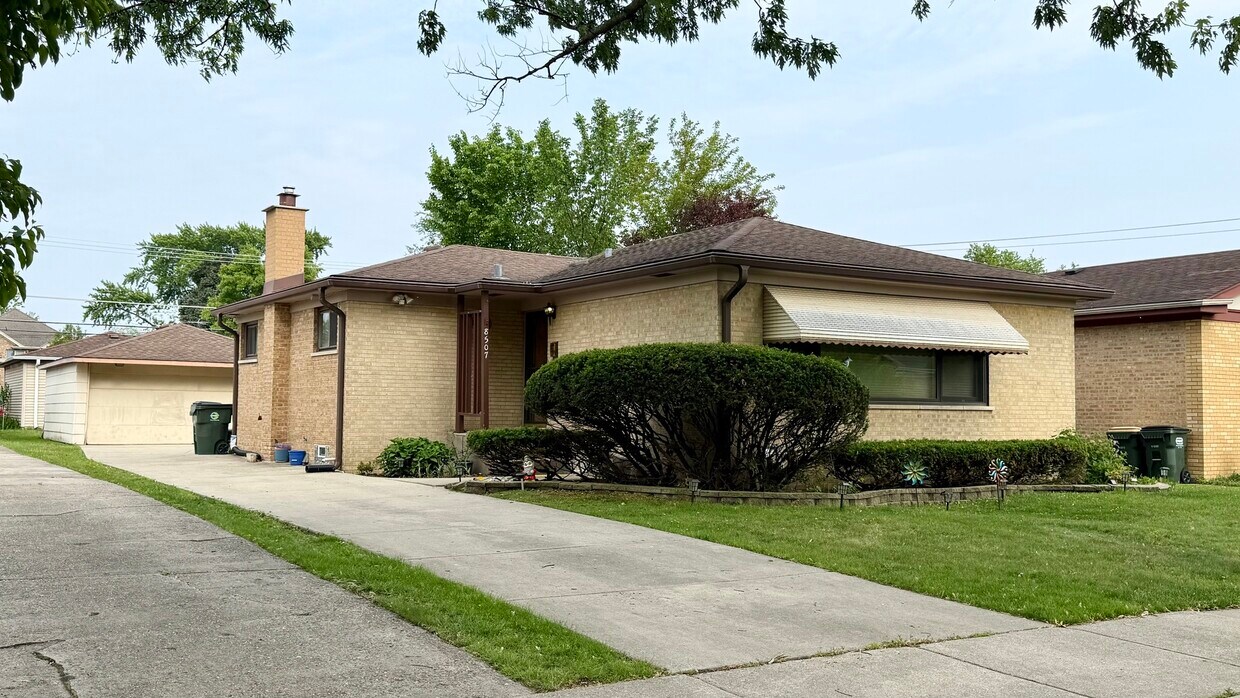 Foto principal - 8507 N Olcott Ave