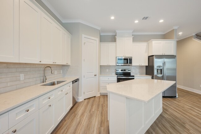 Foto del edificio - 212 Tee Dr