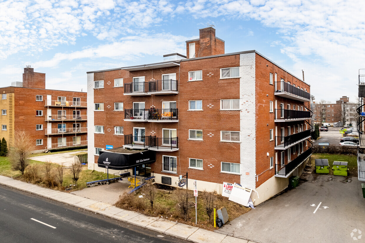 Building Photo - Le 505