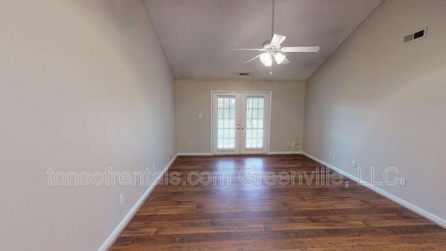 Foto del edificio - 1548 Shoally Creek Rd