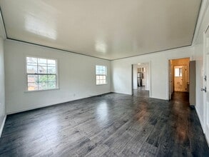 Building Photo - 4840 W 18th St