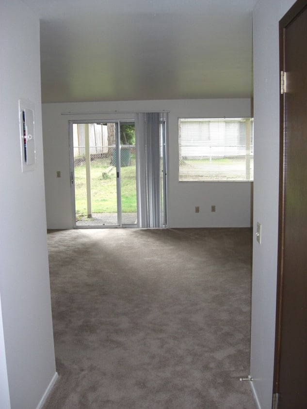 Primary Photo - 12205 SE 60th St