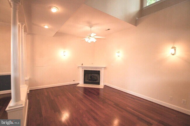 Building Photo - 10413 Colechester St