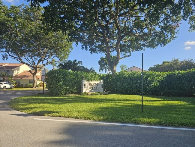 Building Photo - 6342 Walk Cir