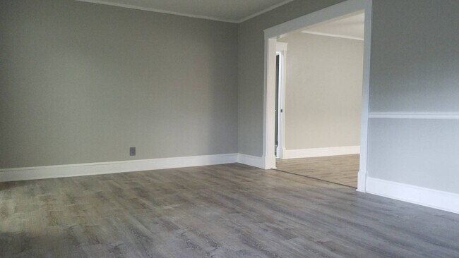 Building Photo - 14321 Brook Hollow Blvd