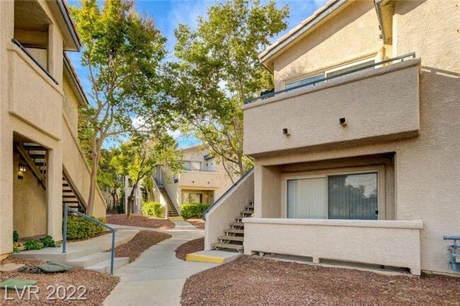 Building Photo - 1 Bedroom Condo Located in Canyon Willow!!
