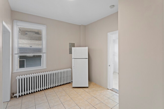 Building Photo - 4333 Ventnor Ave