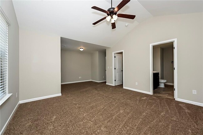 Building Photo - 142 Magnaview Dr