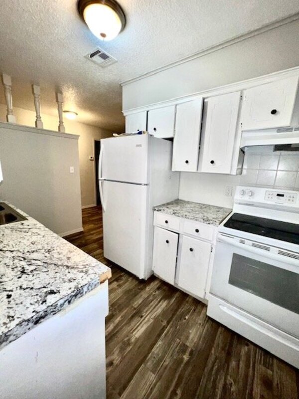 Foto del edificio - 2434 S 83rd E Ave