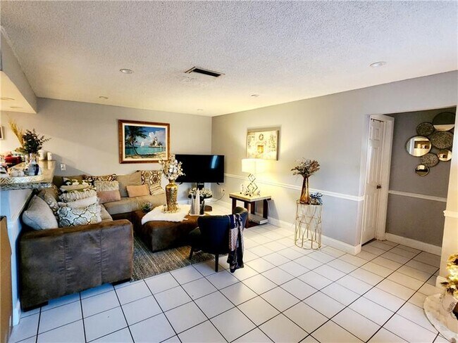 Foto del edificio - 8981 NW 24th Pl