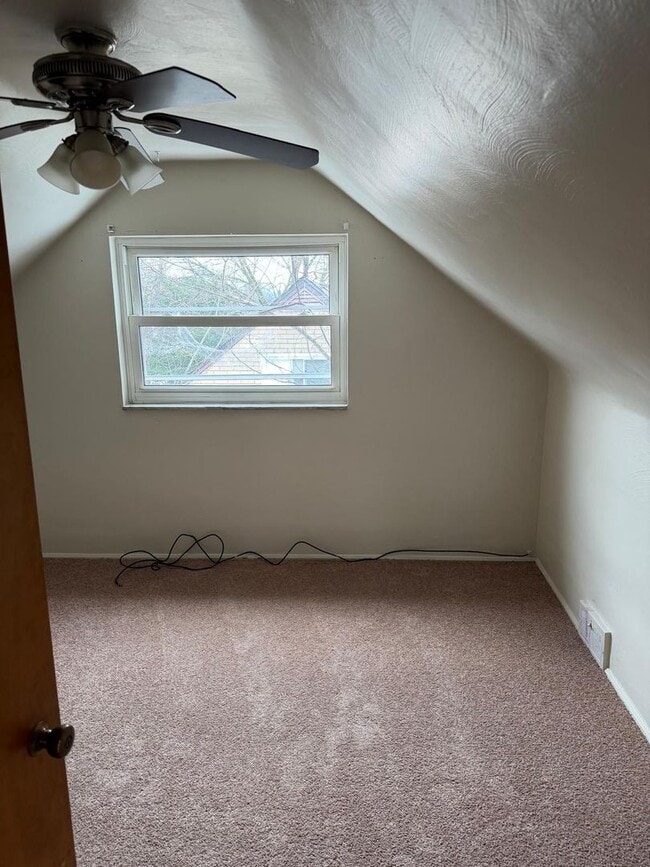 Building Photo - Newly Renovated 3BD 1 1/2BA house in Penn Hills!