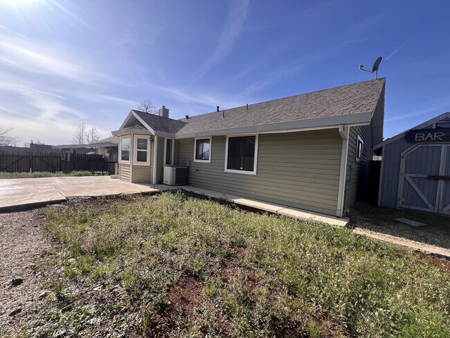 Building Photo - 153 Cypress Hill Dr