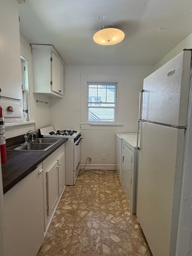 Foto del edificio - Available August 2026;   Monthly rent $1,030