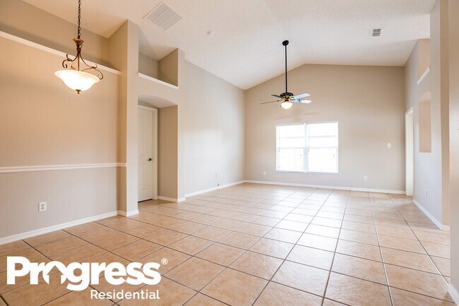 Building Photo - 2041 Bobtail Dr