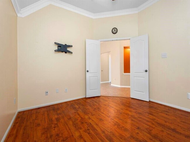 Building Photo - 6114 Menor Crest Dr