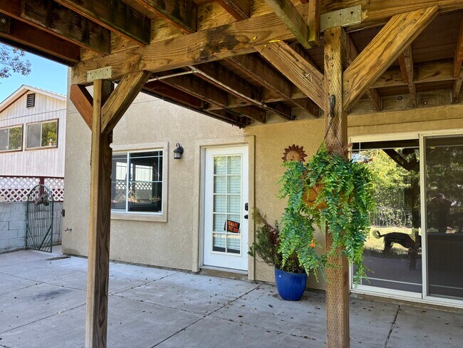 Entrada privada - 4460 Stanford Ave