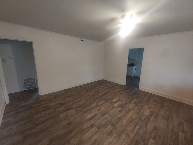 Foto del edificio - 602 Larkspur Rd