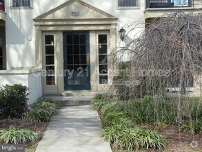 Building Photo - 5902A Surrey Hill Pl