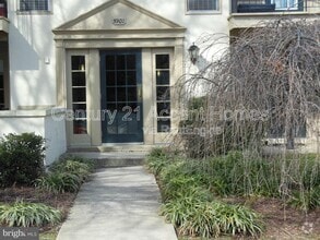 Building Photo - 5902A Surrey Hill Pl